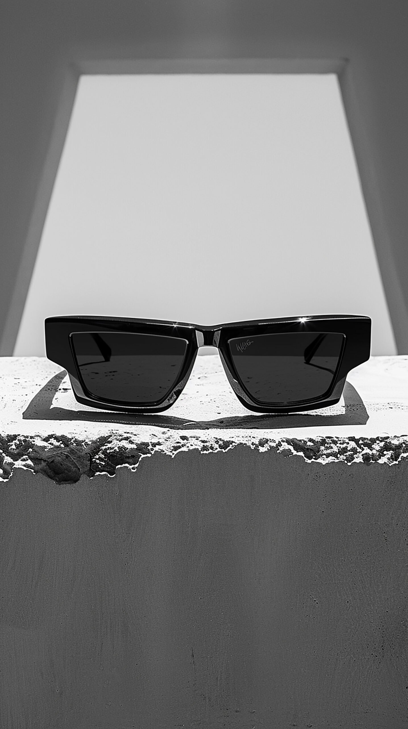 Carbon Bold Rectangle